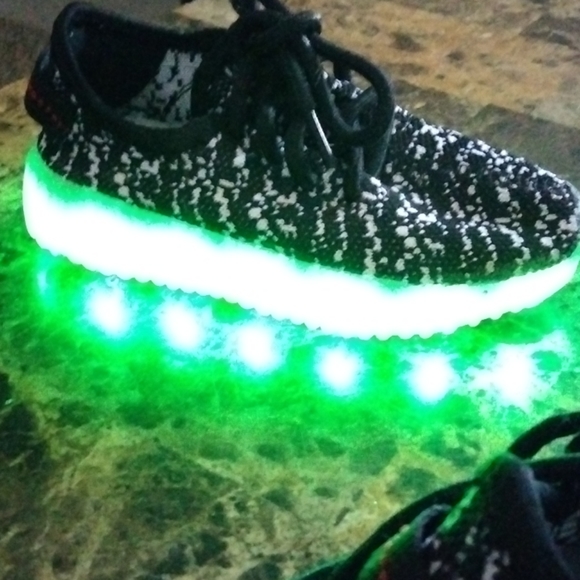 LEDWALK Light up kids sneakers - Picture 4 of 5